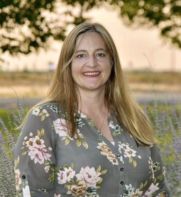 Aislinn, Neurofeedback Technician